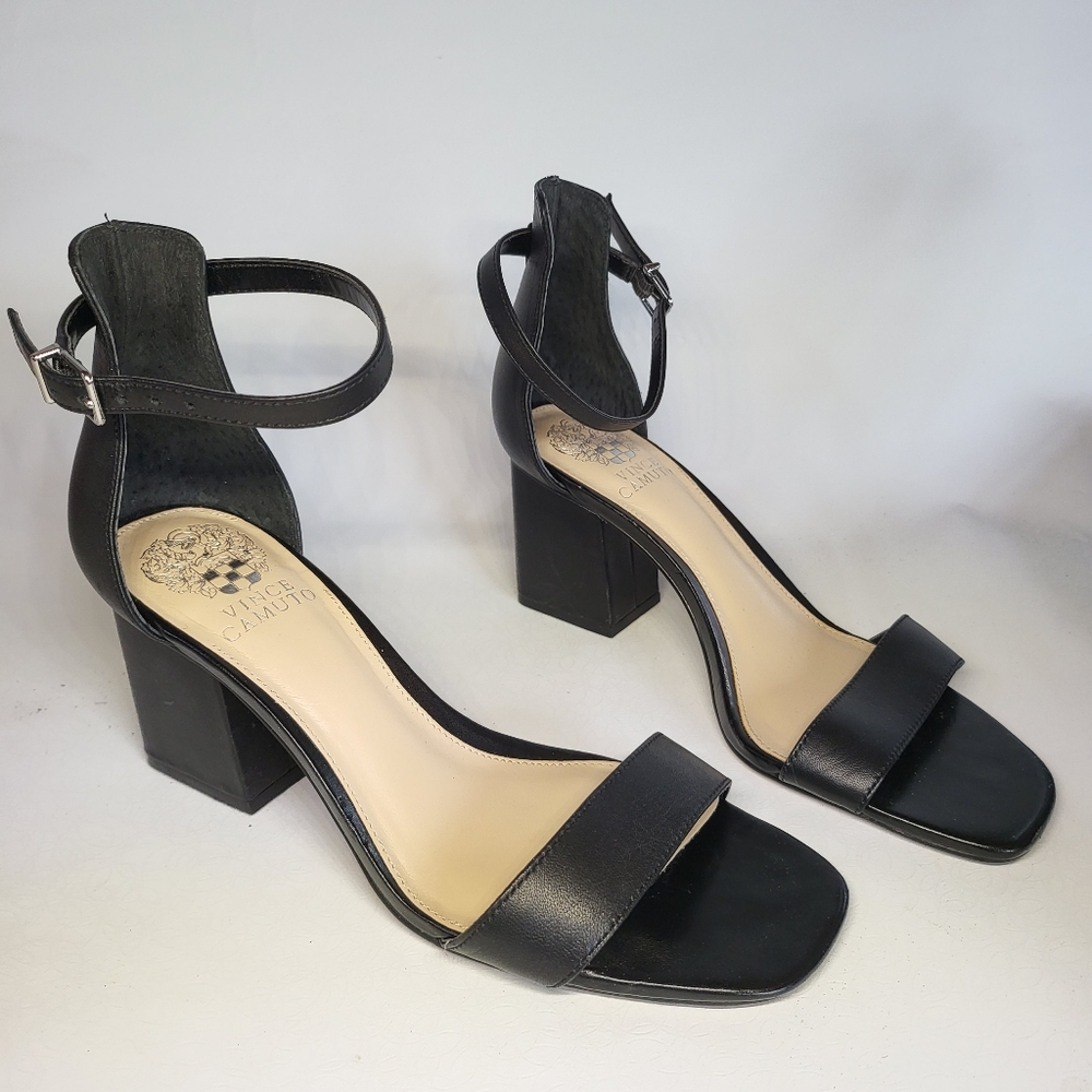 Vince Camuto Womens Size 7.5  Black Block Heel Sandals